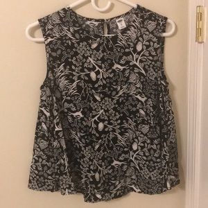 Patterned flowy blouse